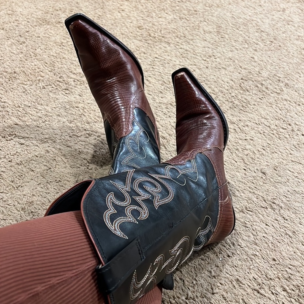 Leather cowboy boots black and mahogany tri-colored embroidery 8 made in Brazil